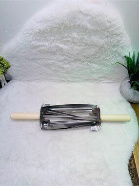 Stainless Steel Croissant 8 Inch Roller Cutter w/ Polypropylene Handle 🥐
